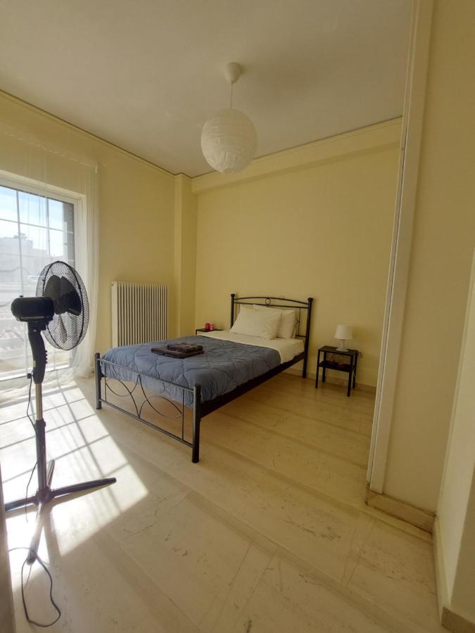Eleni'S Seafront Apartment Artemida  Bagian luar foto