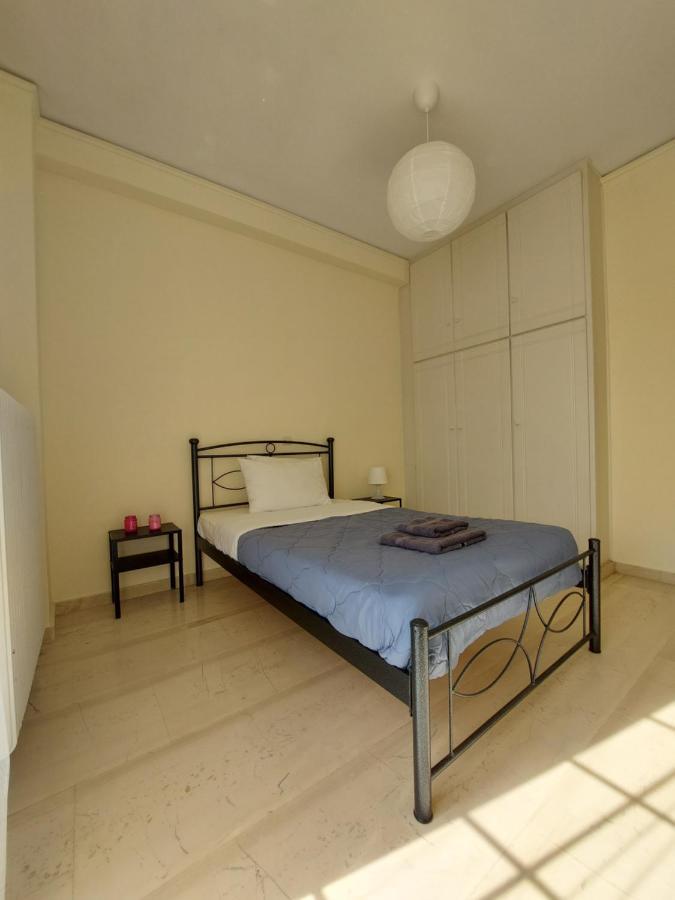 Eleni'S Seafront Apartment Artemida  Bagian luar foto