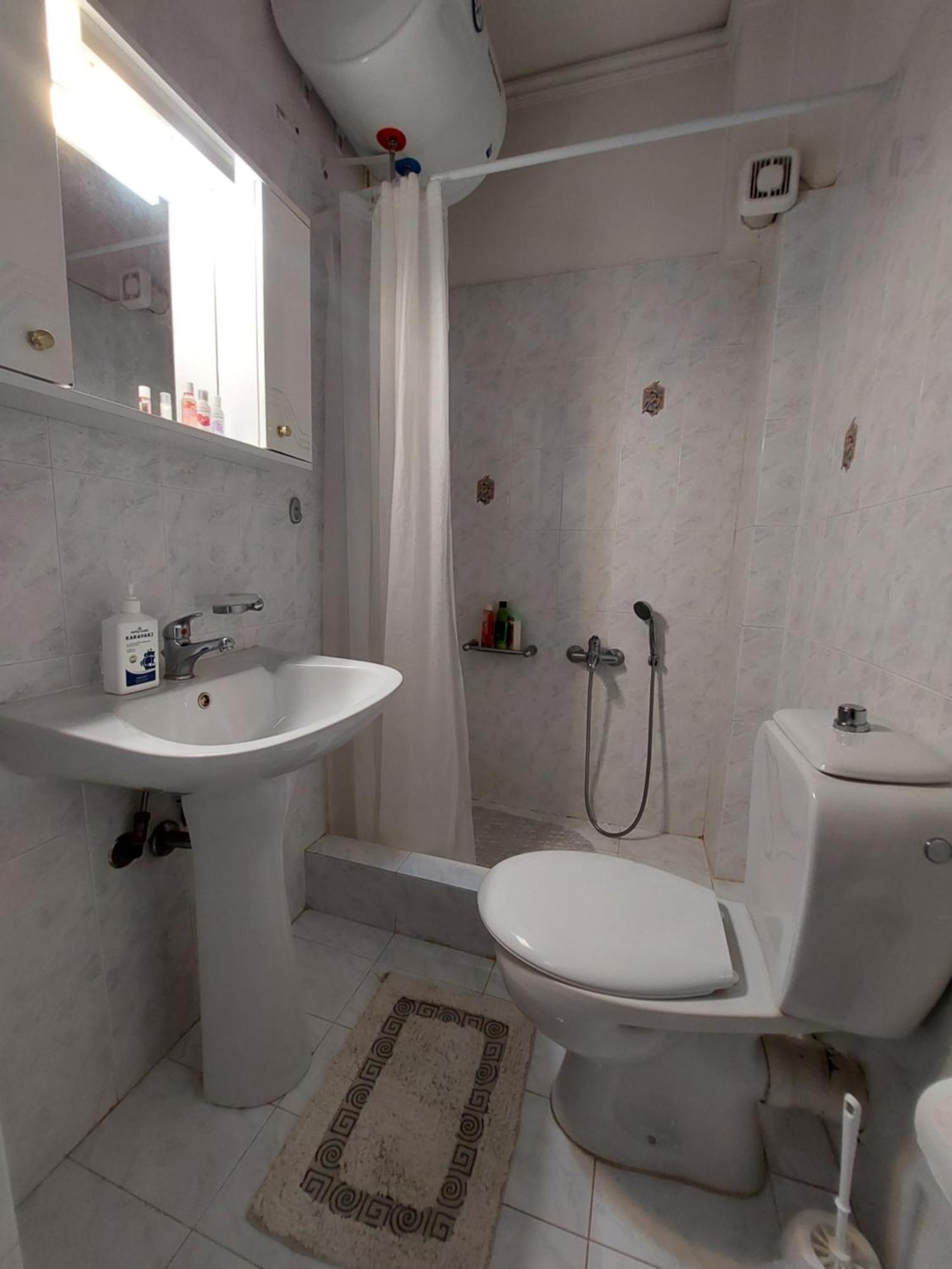 Eleni'S Seafront Apartment Artemida  Bagian luar foto