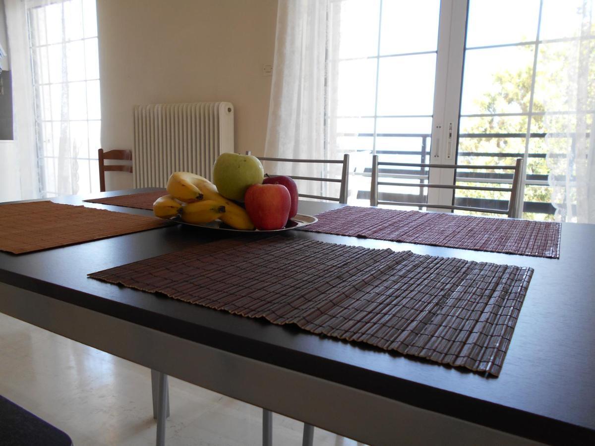 Eleni'S Seafront Apartment Artemida  Bagian luar foto